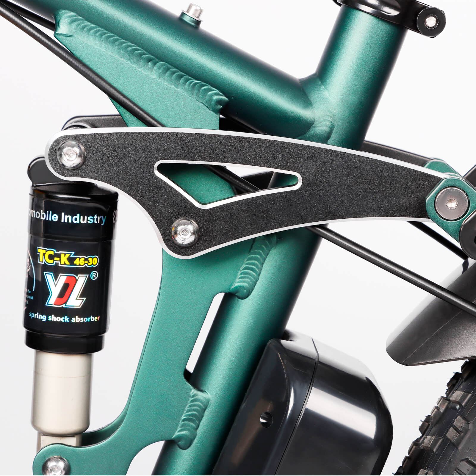 Mid suspension detail on DP-2603 48V dual motor electric bike