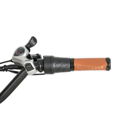 Right handlebar with throttle and brake lever on Voltvibe P2
